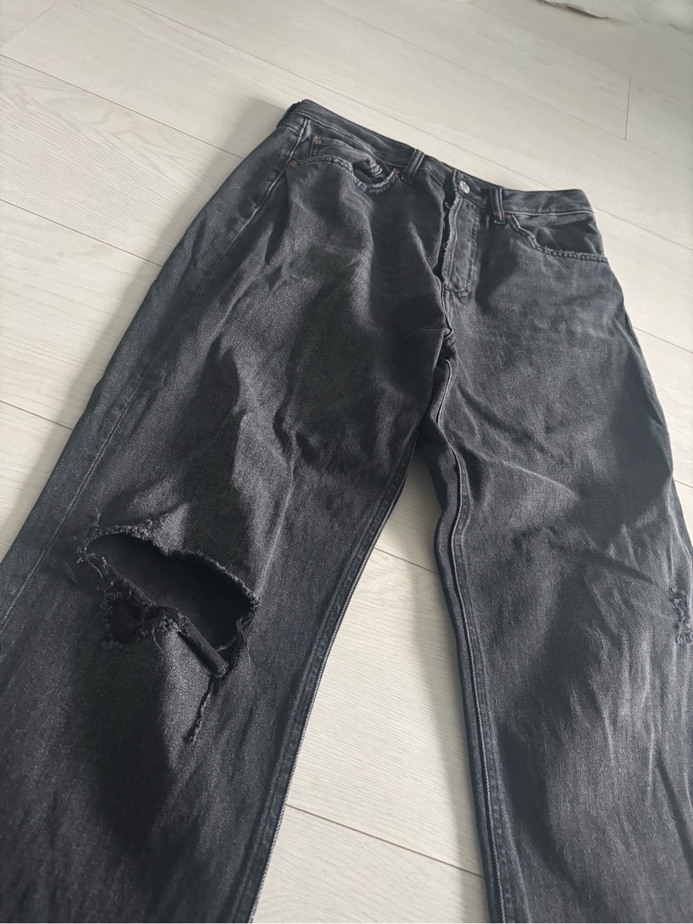 Aritzia Black Straight-Leg Jeans